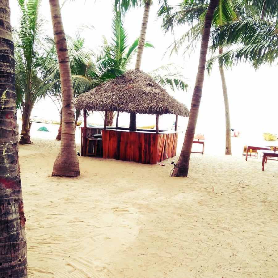 Shashini Beach Resort Arugam Bay Habitación foto